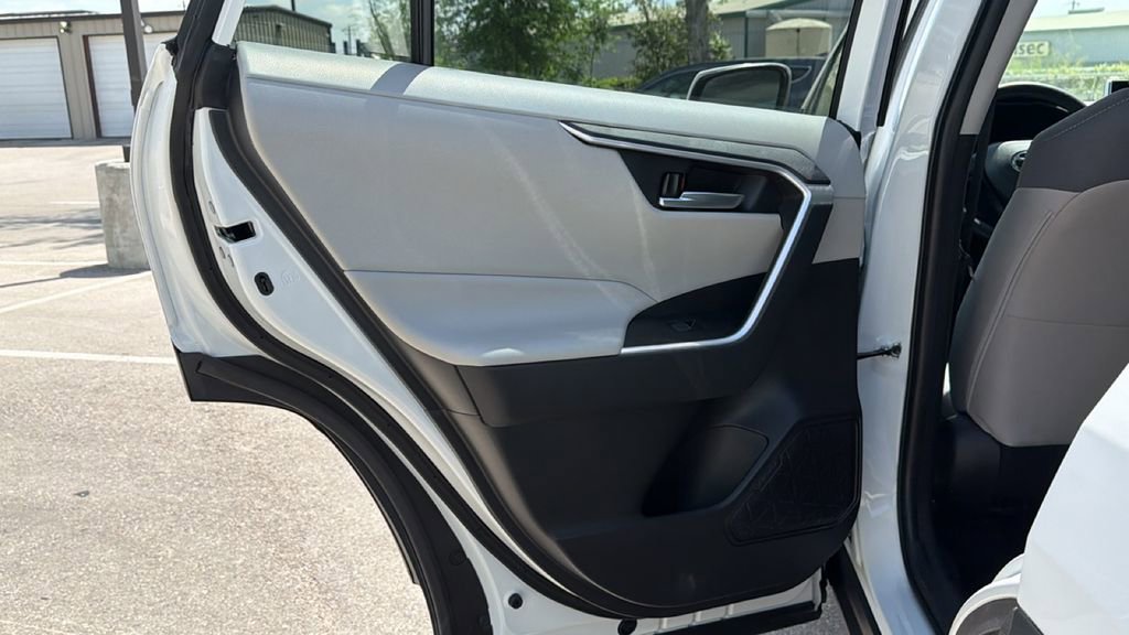 Certified 2025 Toyota RAV4 XLE image 33
