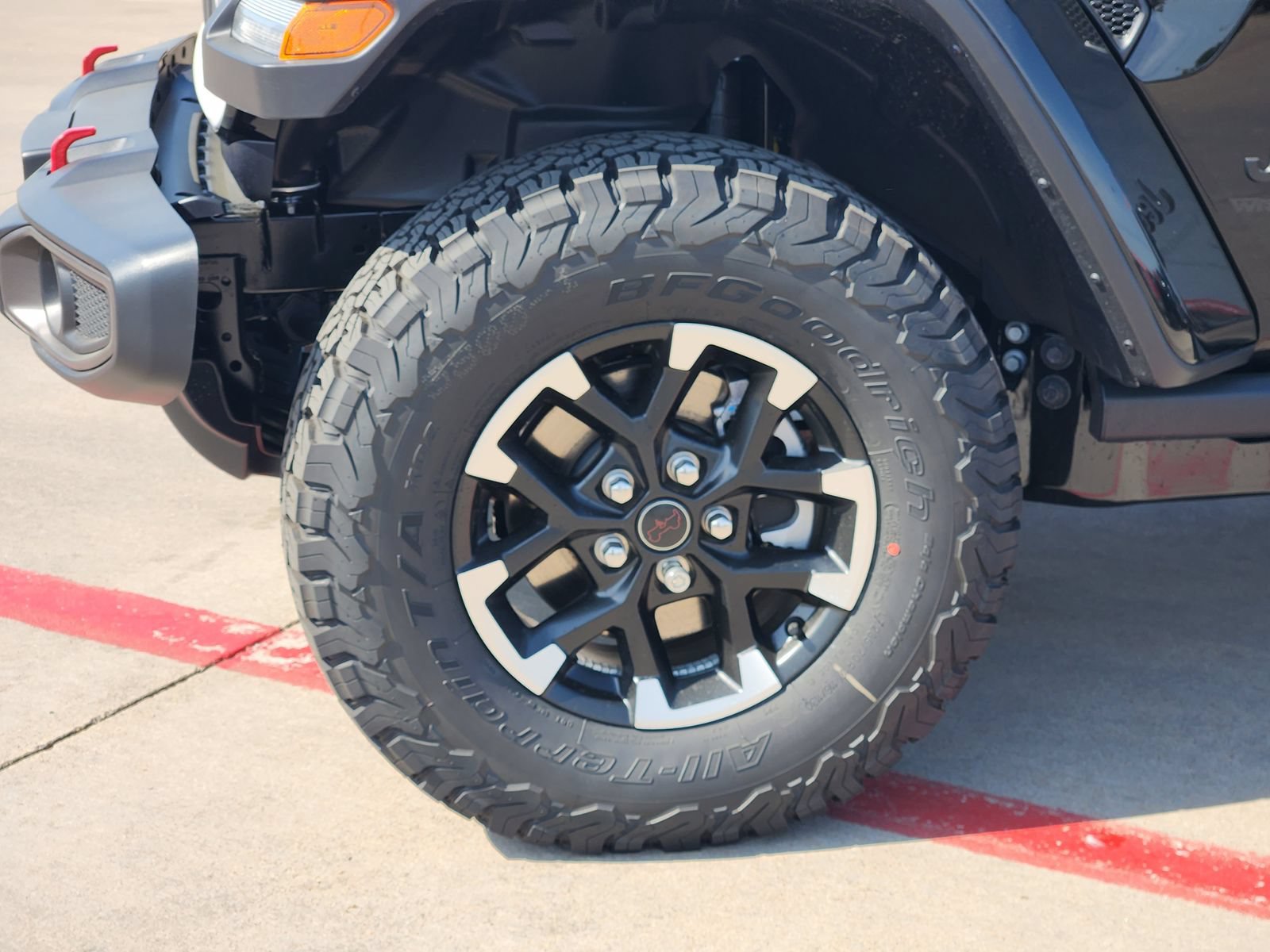 New 2026 Jeep Wrangler Unlimited Rubicon w/ Whitecap Package AWD/4WD image 11