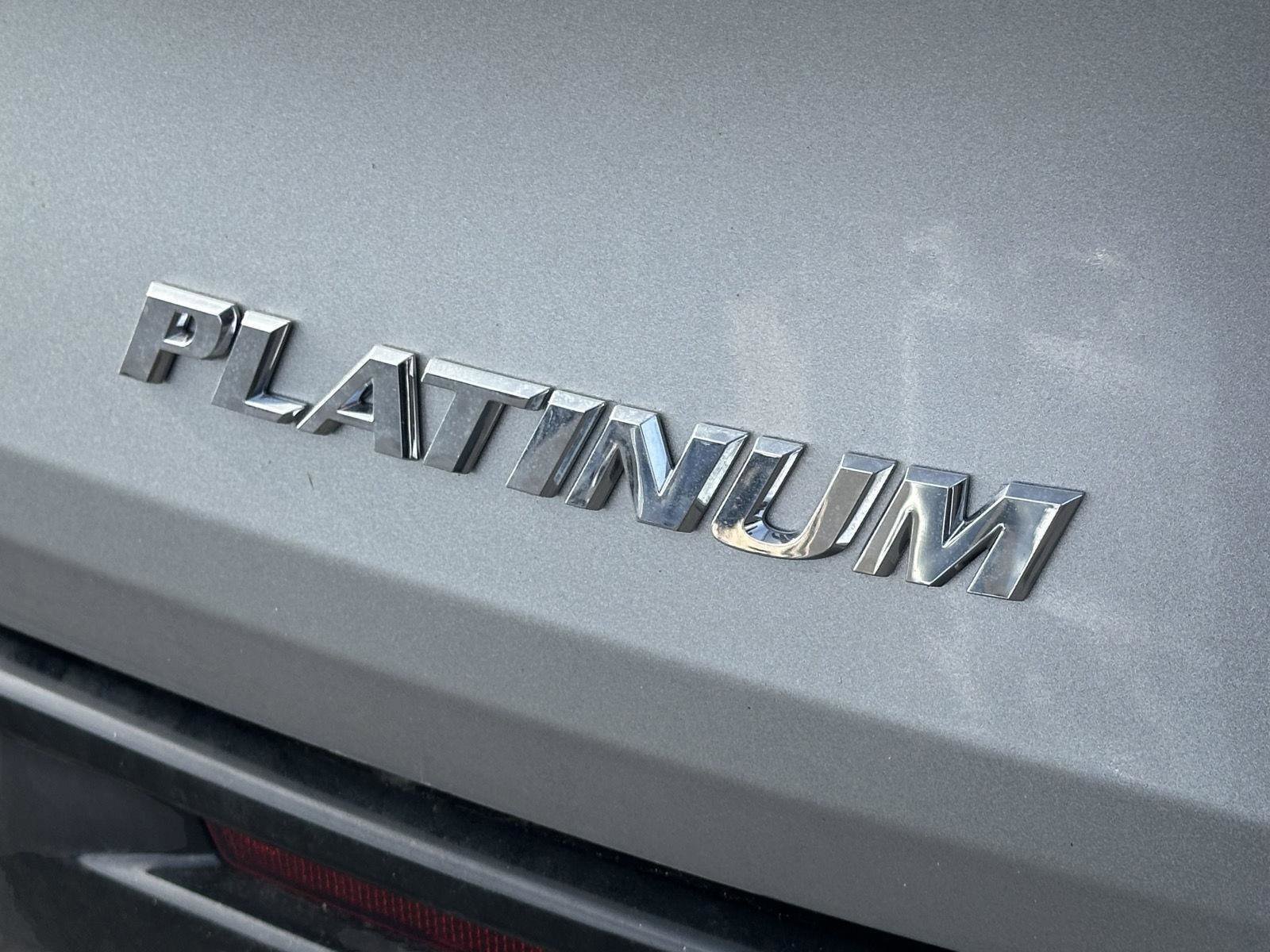 Certified 2025 Toyota Sienna Platinum image 10