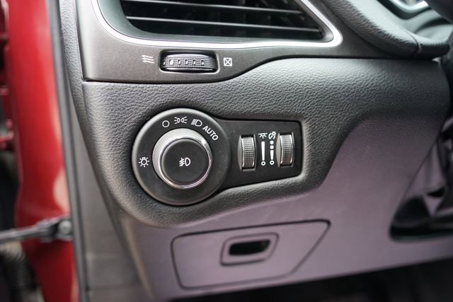 Used 2019 Jeep Cherokee Trailhawk w/ Cold Weather Group image 13