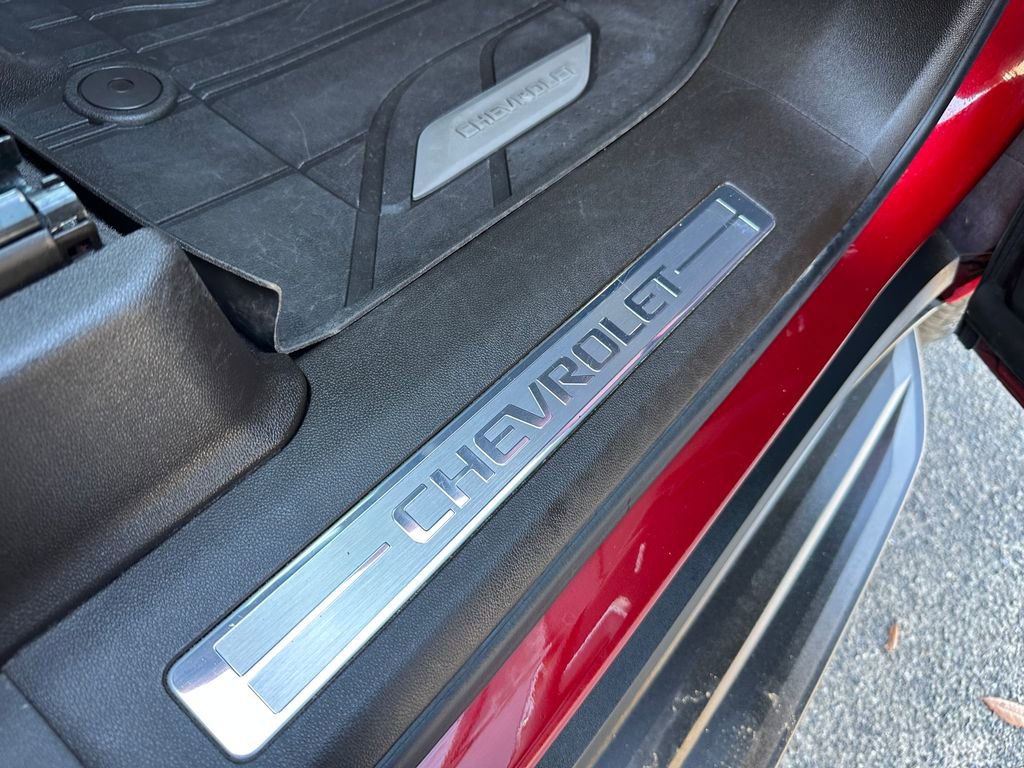 Used 2022 Chevrolet Suburban LT w/ Luxury Package image 57