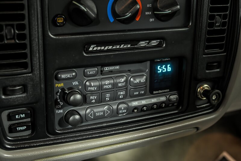 Used 1995 Chevrolet Impala SS RWD image 23