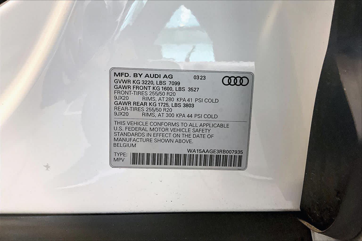 Used 2024 Audi Q8 e-tron Premium Plus w/ Premium Plus Package AWD/4WD image 32