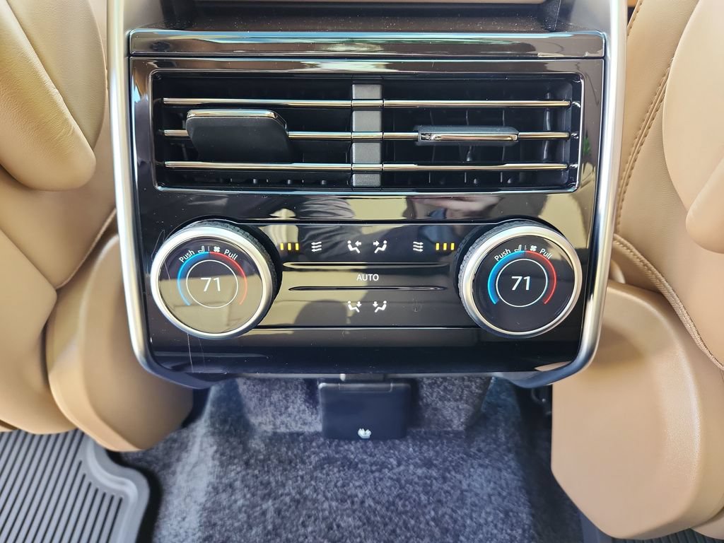 New 2026 Land Rover Range Rover Long Wheelbase SE AWD/4WD image 26
