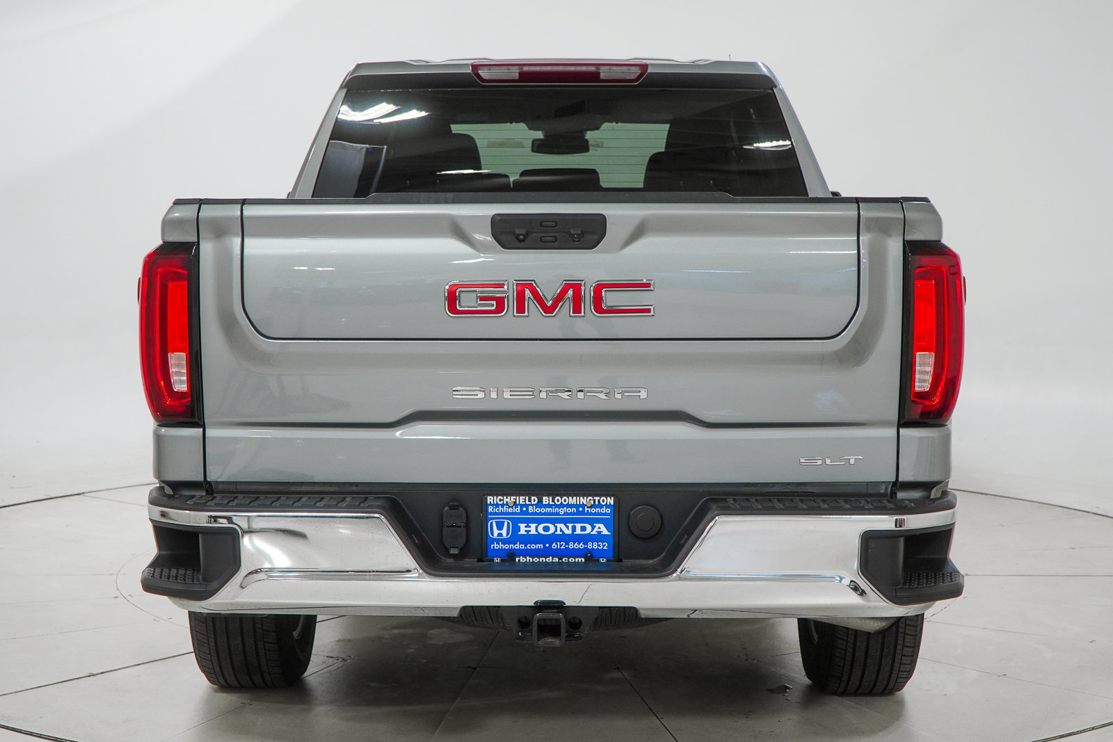 Used 2026 GMC Sierra 1500 SLT AWD/4WD image 8