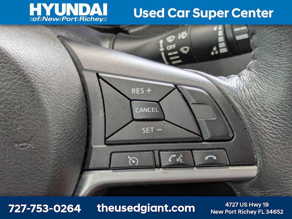Used 2017 Nissan Rogue SV FWD image 29