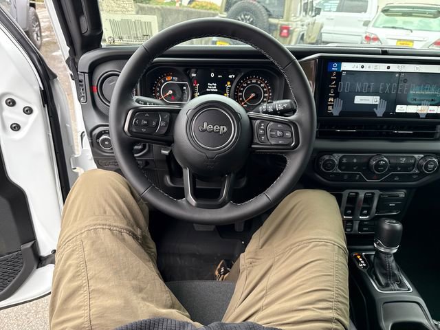 New 2025 Jeep Wrangler Rubicon w/ Convenience Group AWD/4WD image 17