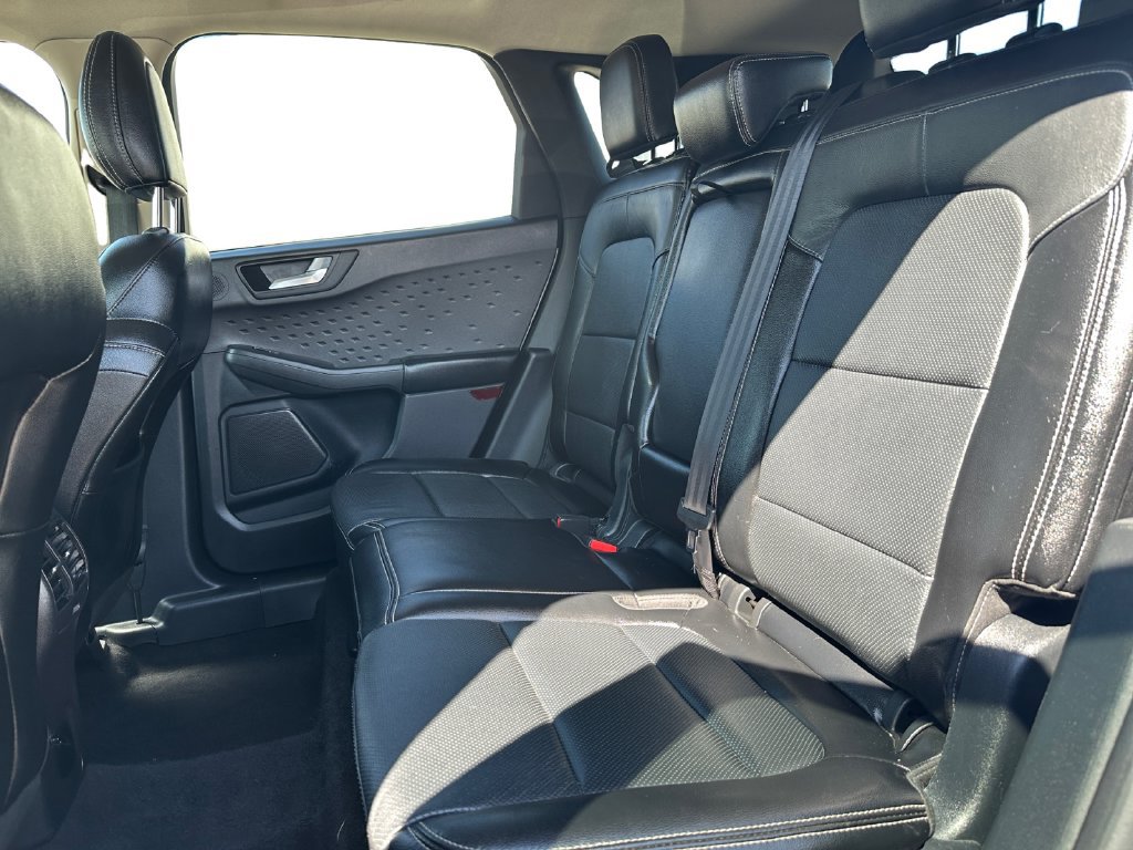 Used 2020 Ford Escape Titanium AWD/4WD image 18