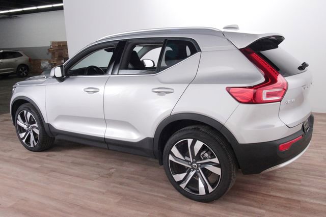 Certified 2025 Volvo XC40 B5 Core w/ Climate Package AWD/4WD image 6