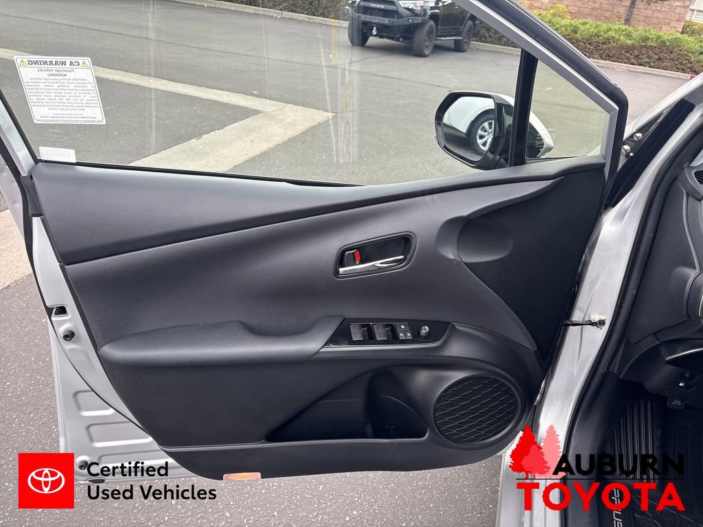 Used 2020 Toyota Prius Prime LE FWD image 17
