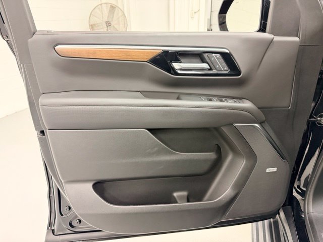 Certified 2026 Chevrolet Suburban High Country AWD/4WD image 20