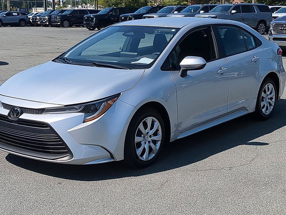 Used 2026 Toyota Corolla LE FWD image 7