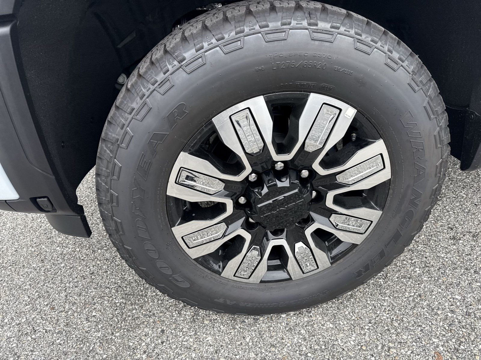 New 2026 GMC Sierra 3500 Denali w/ Denali Reserve Package AWD/4WD image 8