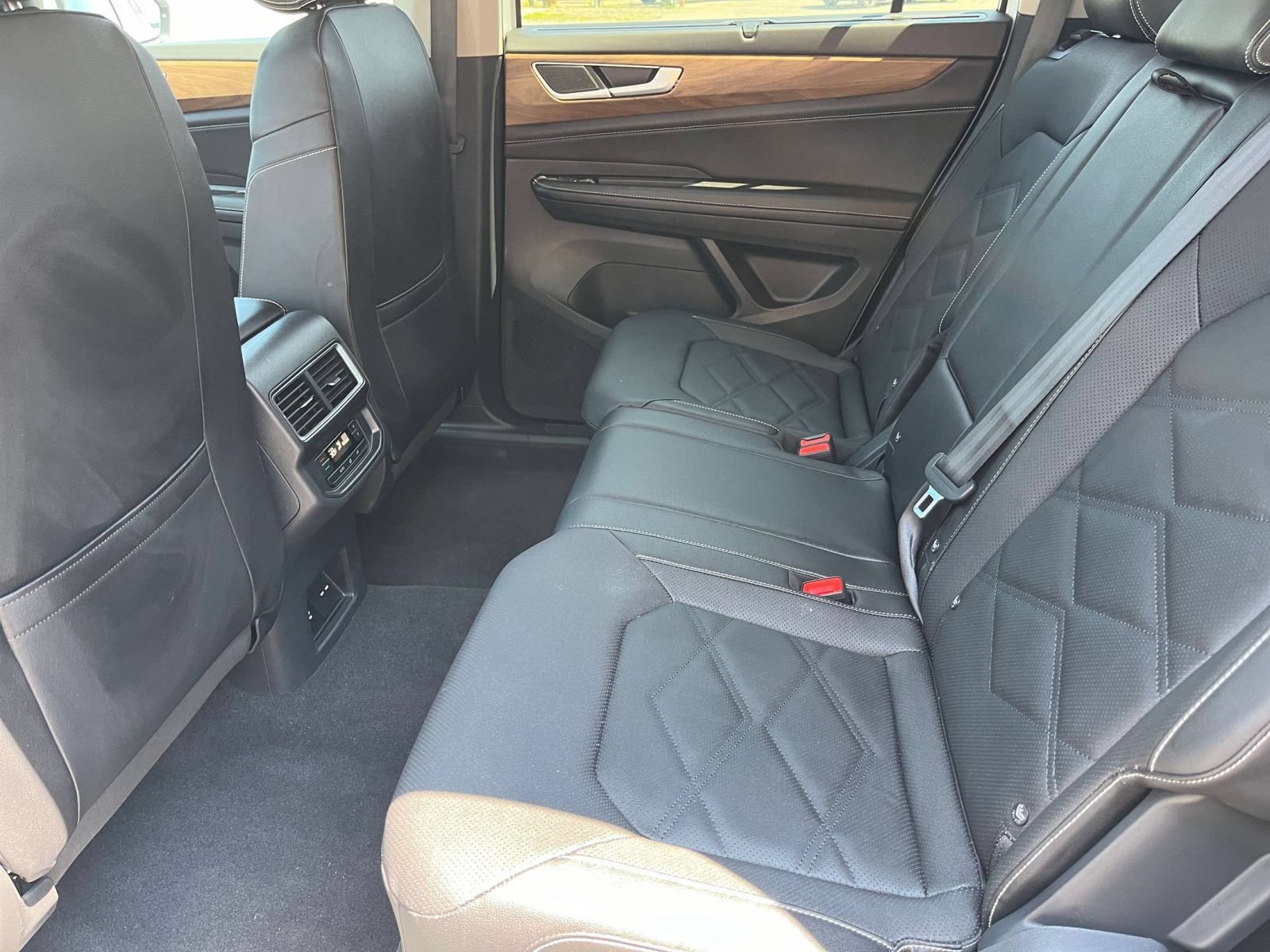 Used 2026 Volkswagen Atlas SE AWD/4WD image 24