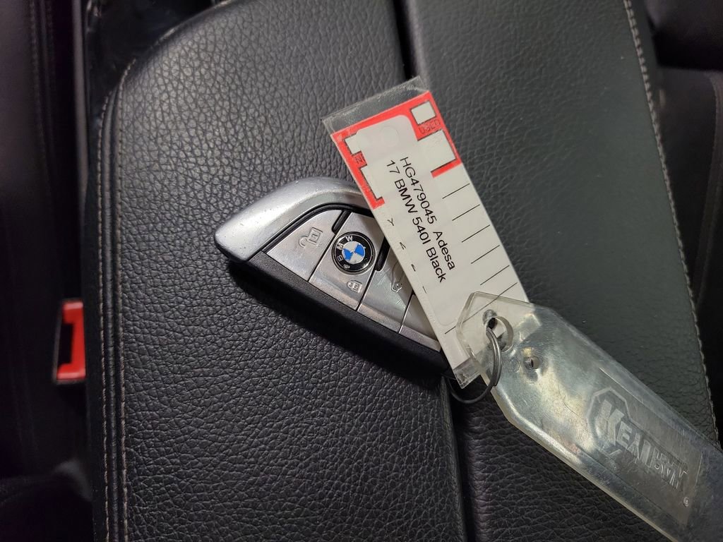 Used 2017 BMW 540i xDrive image 19