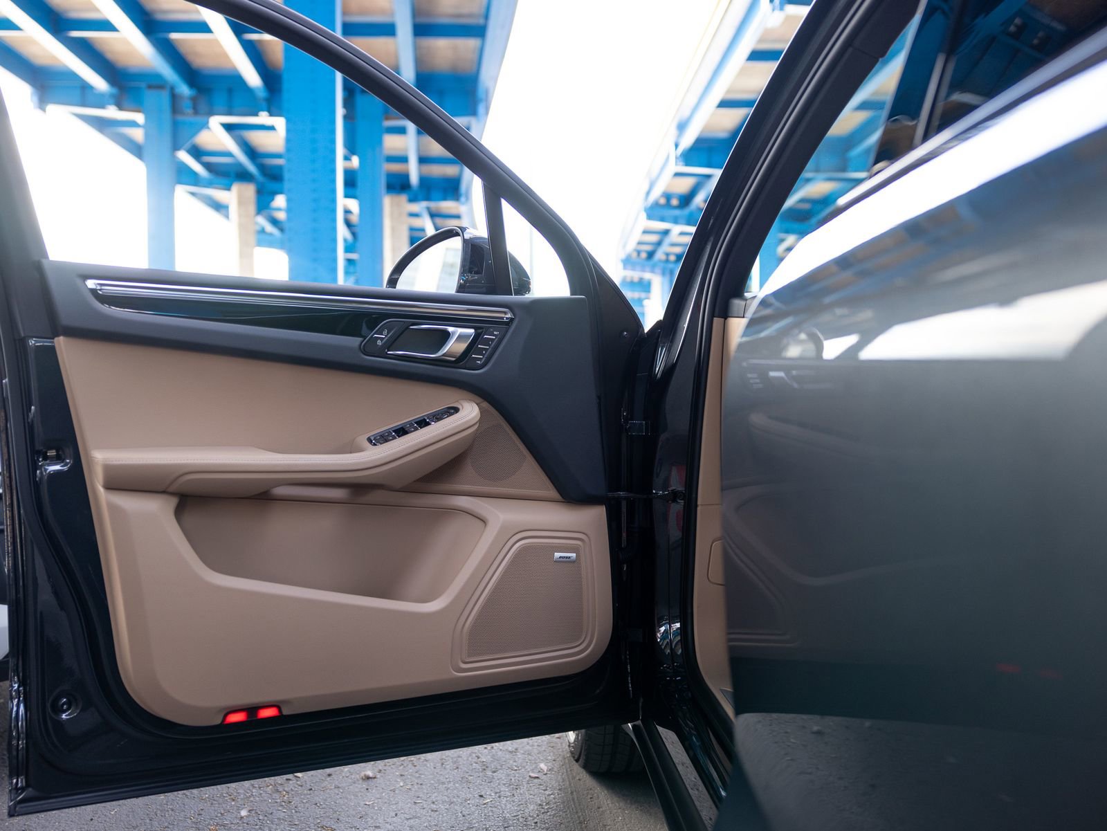 Certified 2025 Porsche Macan S image 35