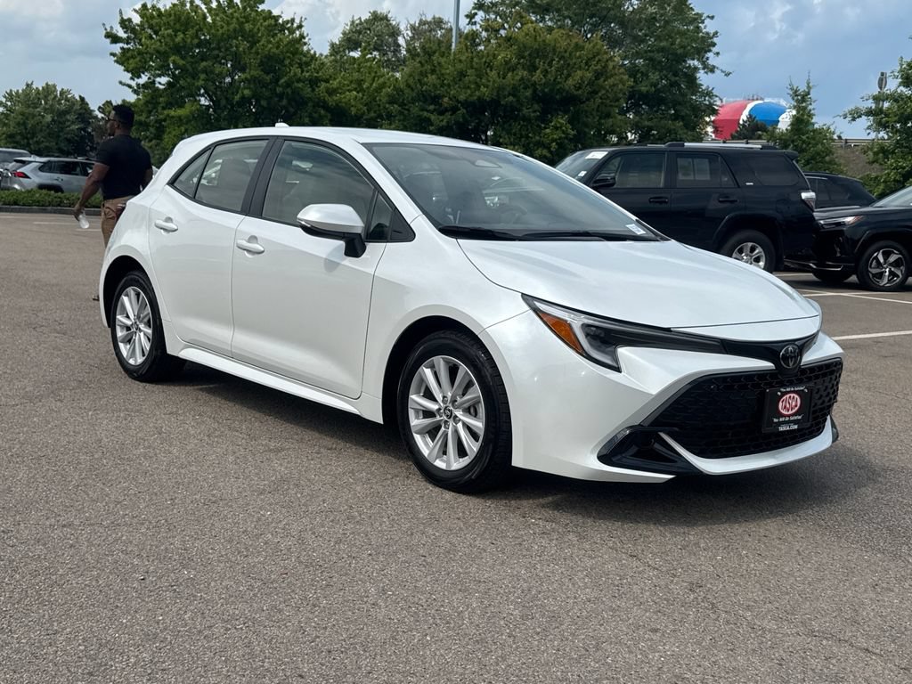 Used 2025 Toyota Corolla Hatchback FWD image 10
