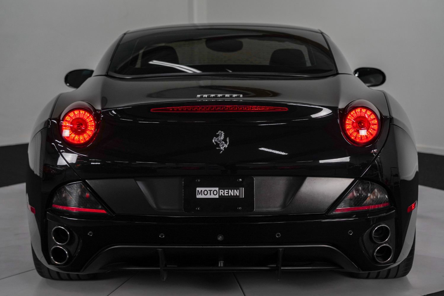 Used 2010 Ferrari California RWD image 7