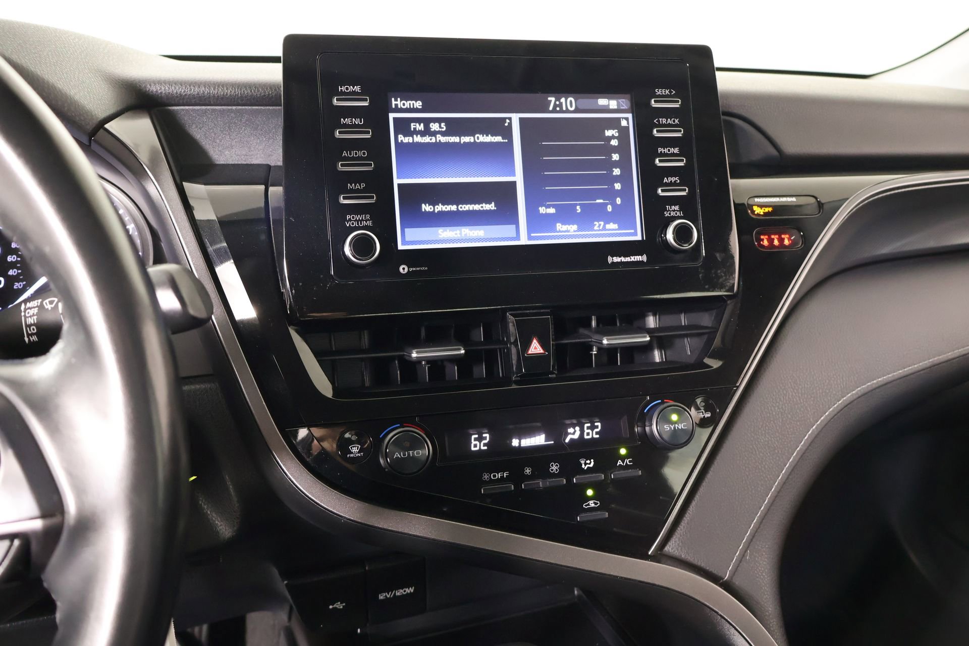 Used 2023 Toyota Camry SE FWD image 5