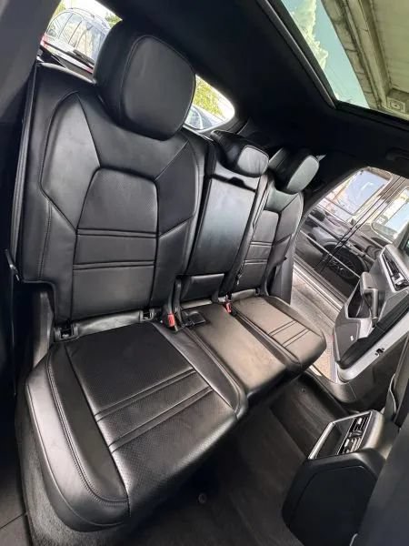 Used 2019 Porsche Cayenne AWD/4WD image 25