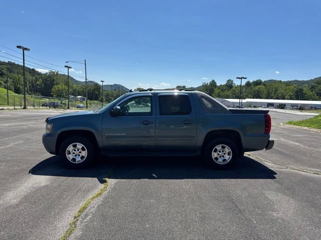 Used 2011 Chevrolet Avalanche LS w/ Convenience Package AWD/4WD image 5
