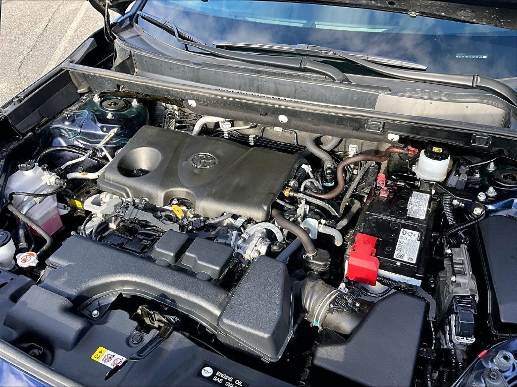 Used 2025 Toyota RAV4 XLE AWD/4WD image 35