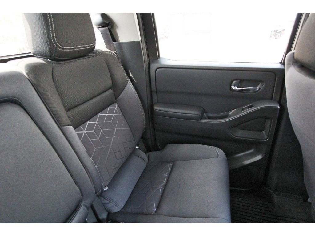 New 2026 Nissan Frontier SV w/ SV Convenience Package image 10