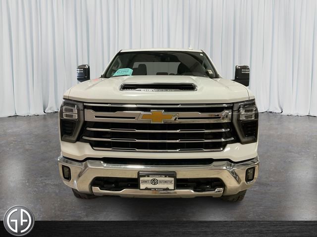 Used 2024 Chevrolet Silverado 2500 LTZ image 2