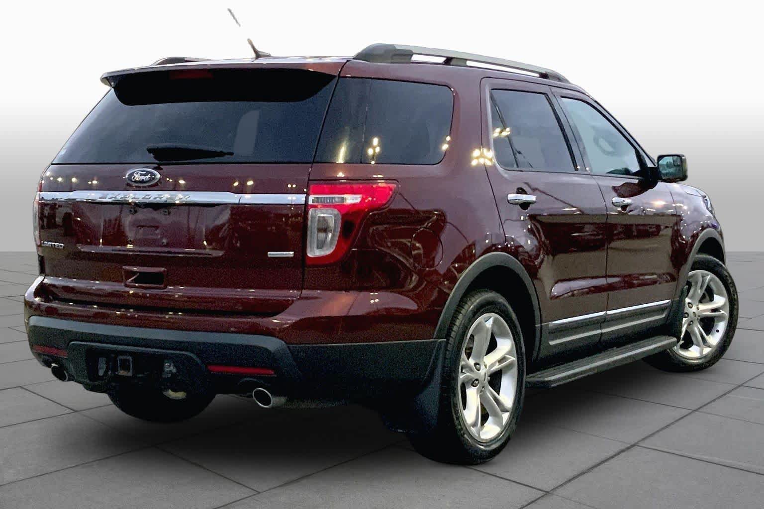 Used 2015 Ford Explorer Limited w/ Equipment Group 301A AWD/4WD image 12