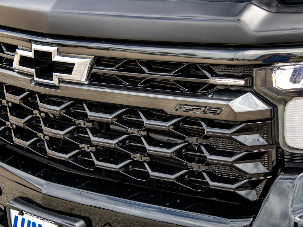 Used 2025 Chevrolet Silverado 1500 ZR2 w/ Technology Package AWD/4WD image 10