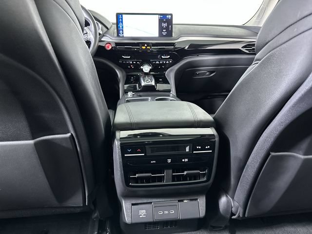 Used 2025 Acura MDX FWD image 22