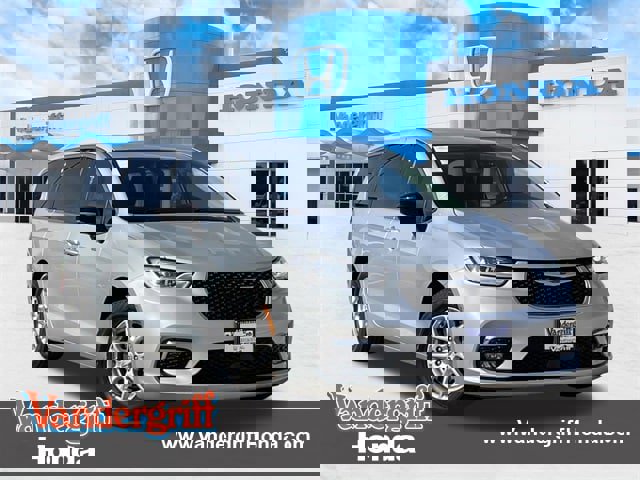 Used 2024 Chrysler Pacifica Touring-L image 1