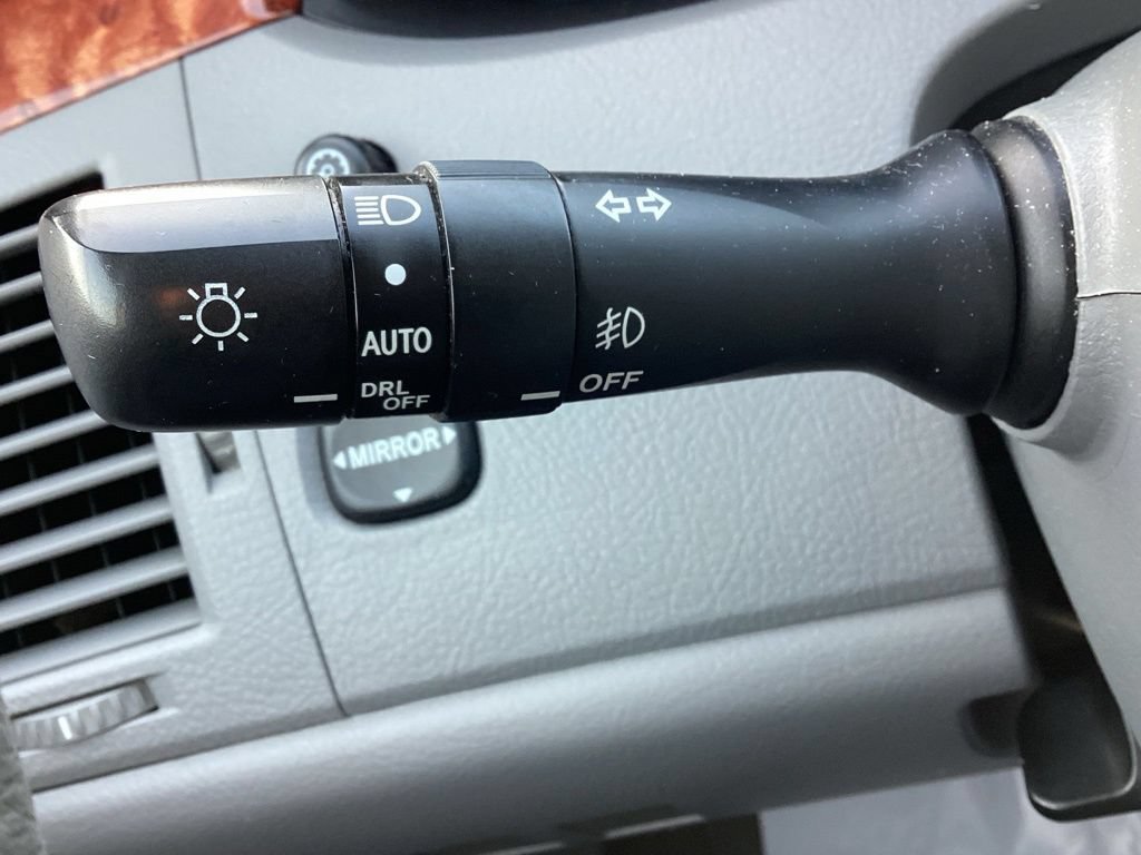 Used 2005 Toyota Avalon FWD image 21