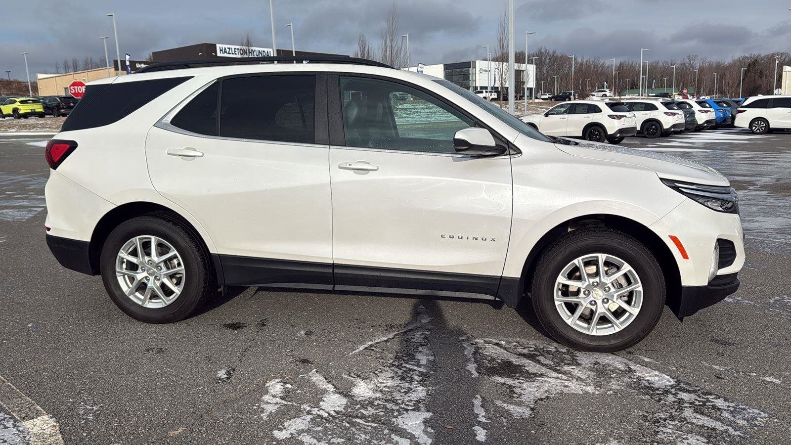 Used 2022 Chevrolet Equinox LT image 3