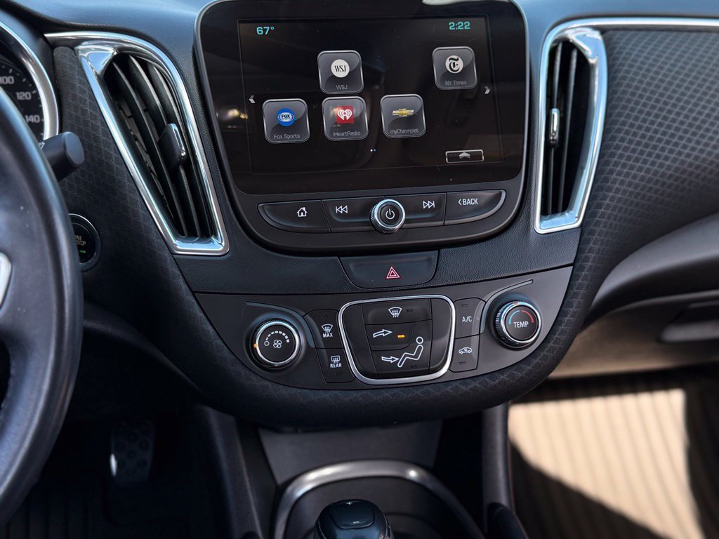 Used 2018 Chevrolet Malibu LT w/ Driver Confidence Package FWD image 19