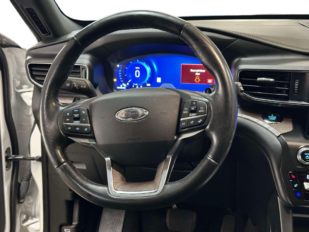 Used 2020 Ford Explorer Platinum w/ Premium Technology Package AWD/4WD image 22