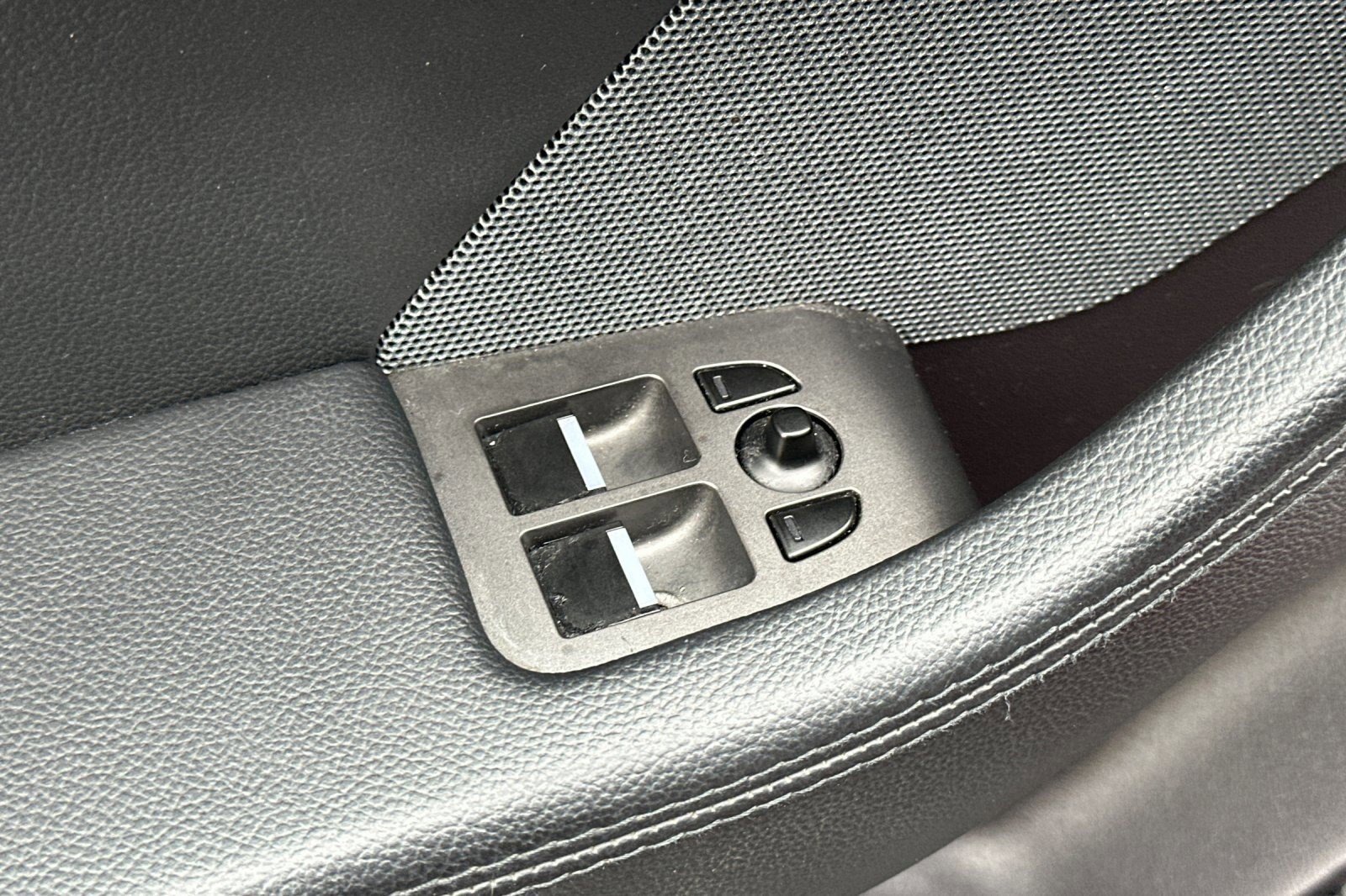 Used 2015 Jaguar F-TYPE Coupe image 13