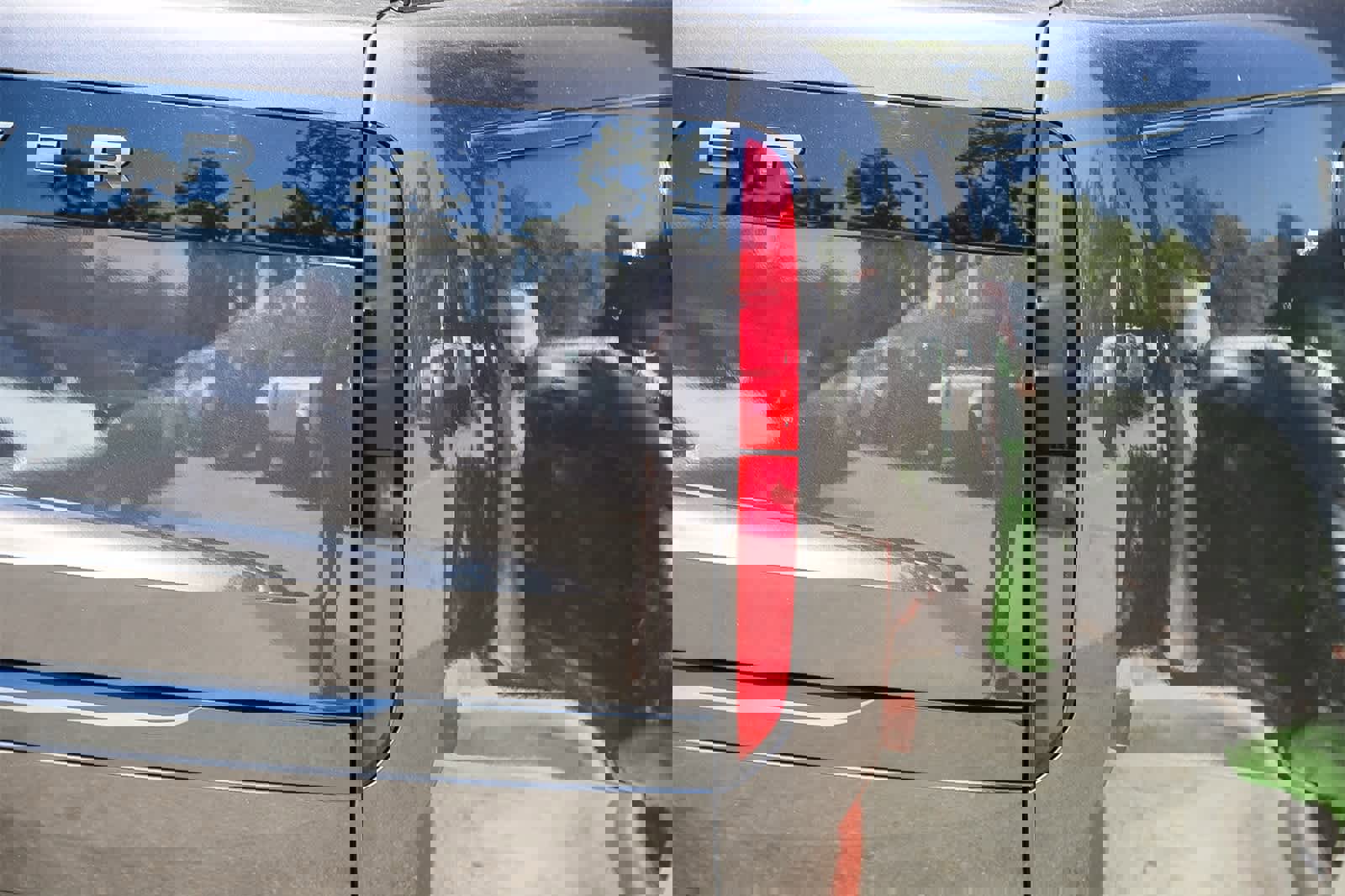 New 2025 Land Rover Range Rover Autobiography image 9