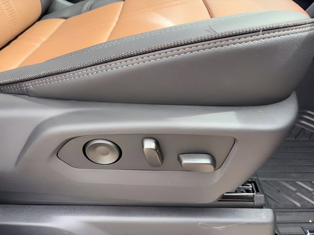 New 2026 Chevrolet Silverado 1500 High Country w/ Technology Package AWD/4WD image 11