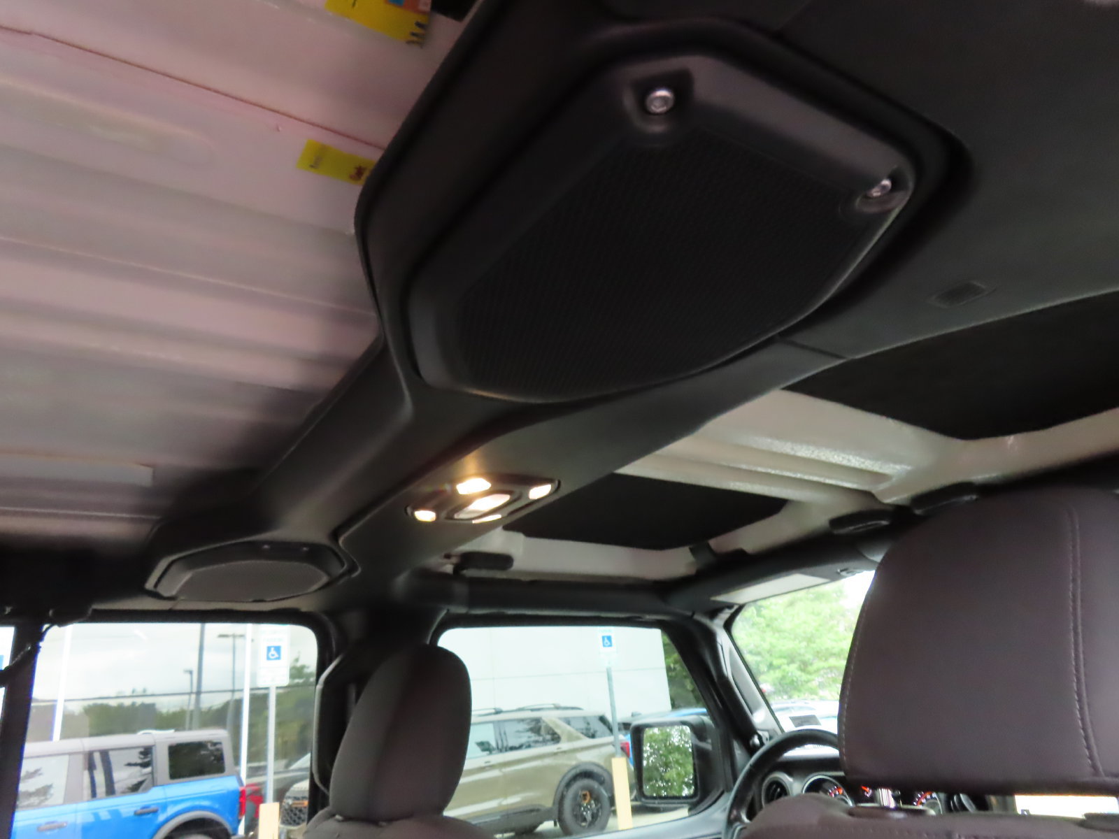 Used 2022 Jeep Gladiator Sport AWD/4WD image 35