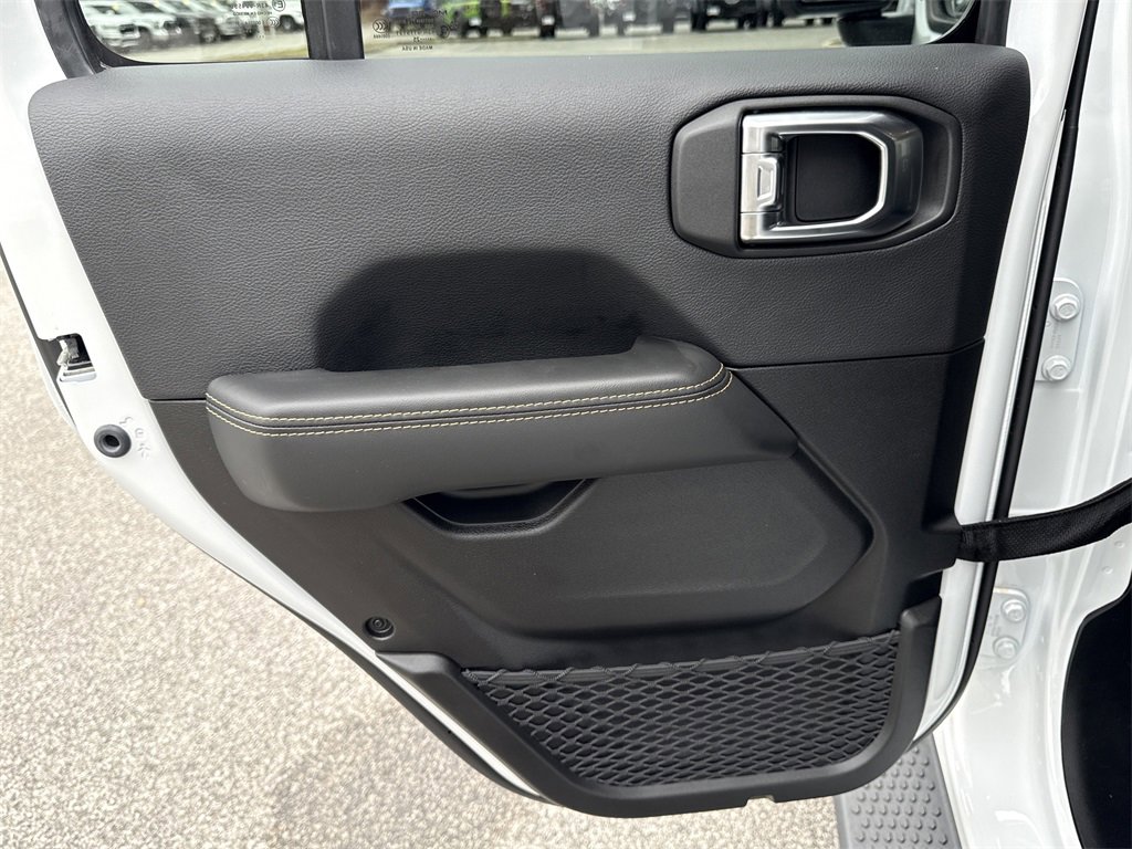 Certified 2025 Jeep Wrangler Sahara w/ Safety Group image 30