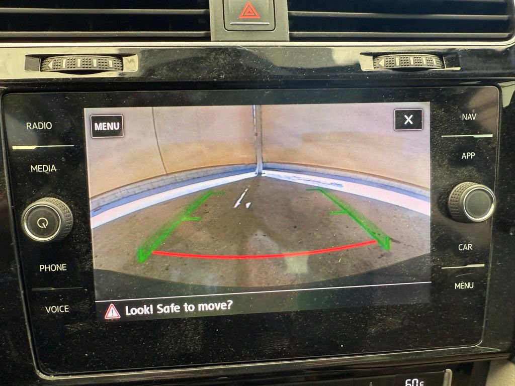 Used 2018 Volkswagen Golf SEL image 23