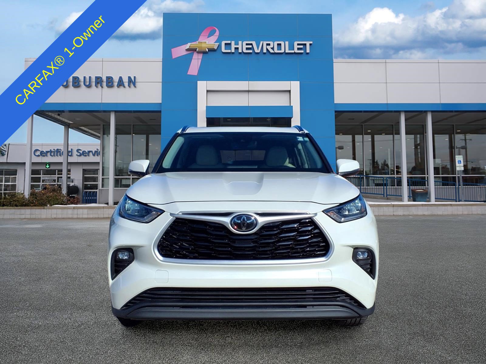 Used 2020 Toyota Highlander XLE AWD/4WD image 2