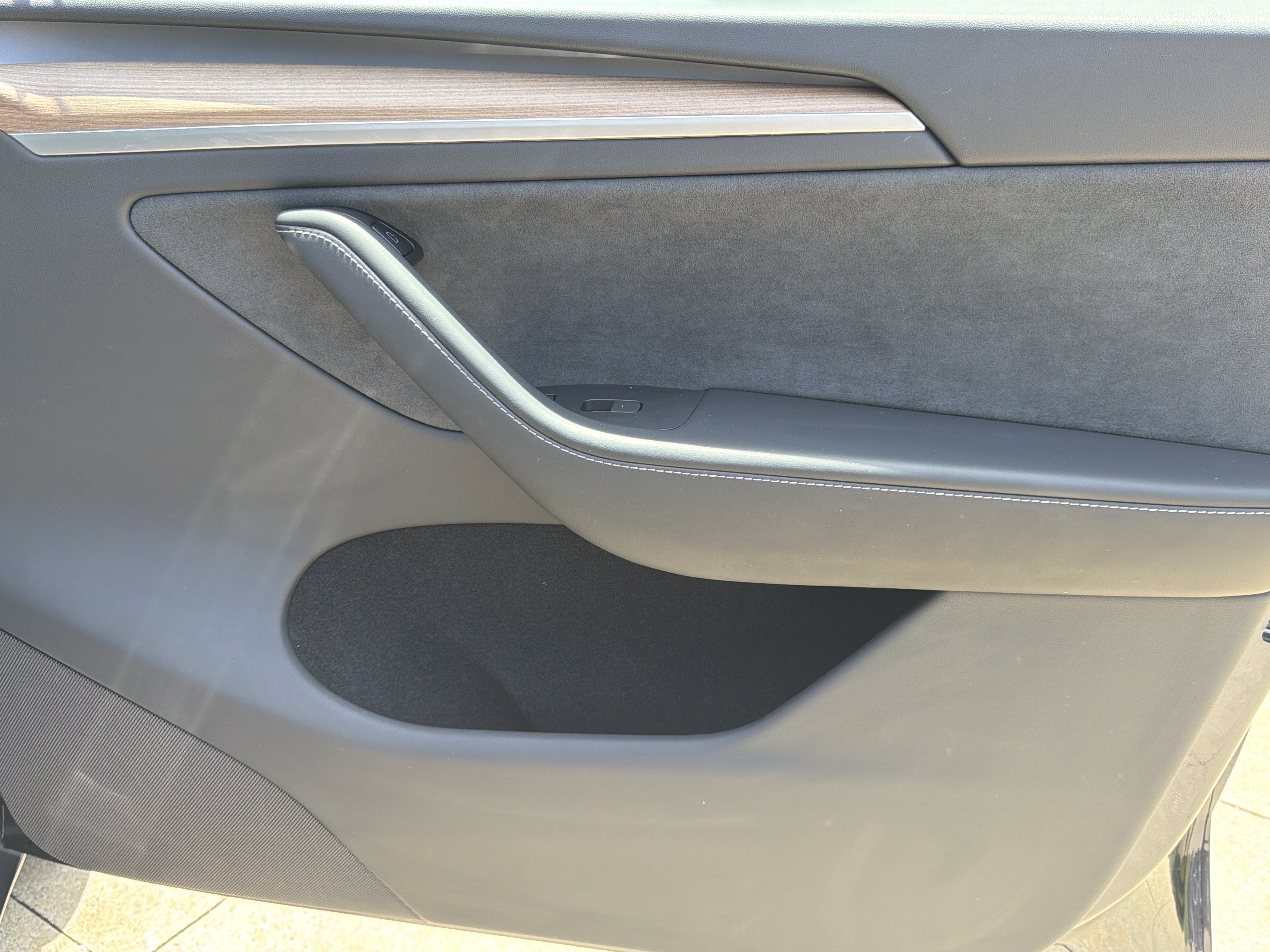 Used 2025 Tesla Model Y Long Range RWD image 14