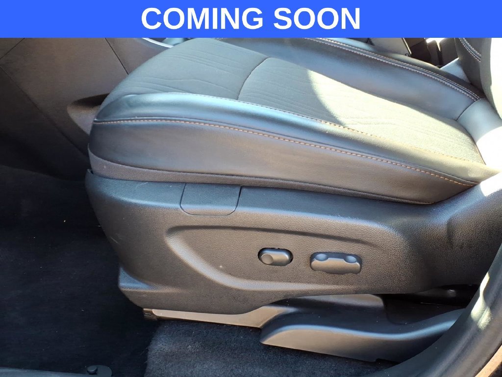 Used 2022 Chevrolet Trax LT w/ LT Convenience Package AWD/4WD image 15