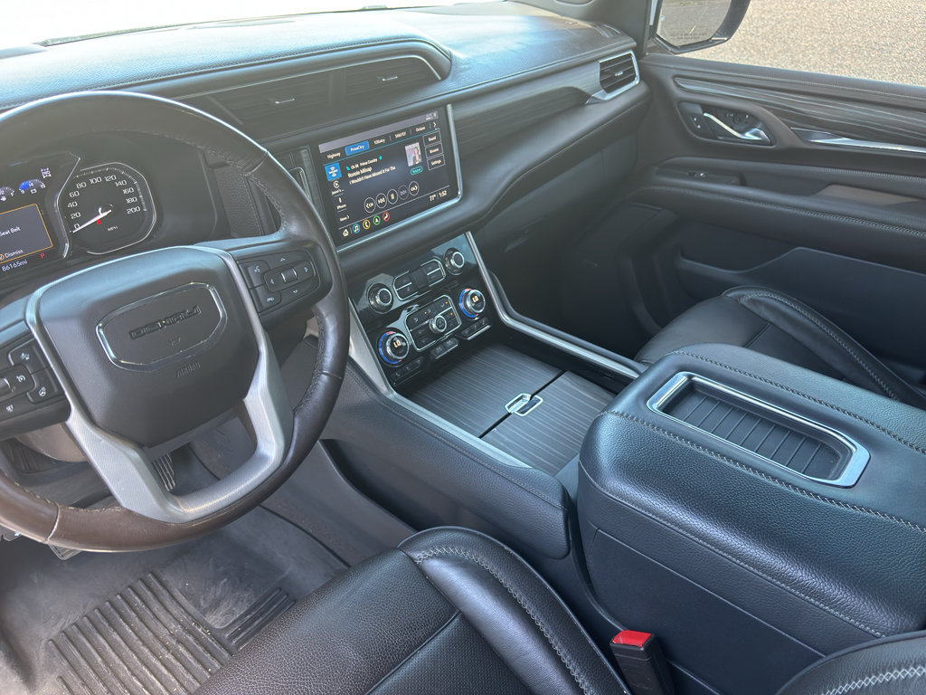 Used 2021 GMC Yukon XL Denali w/ Denali Ultimate Package AWD/4WD image 17