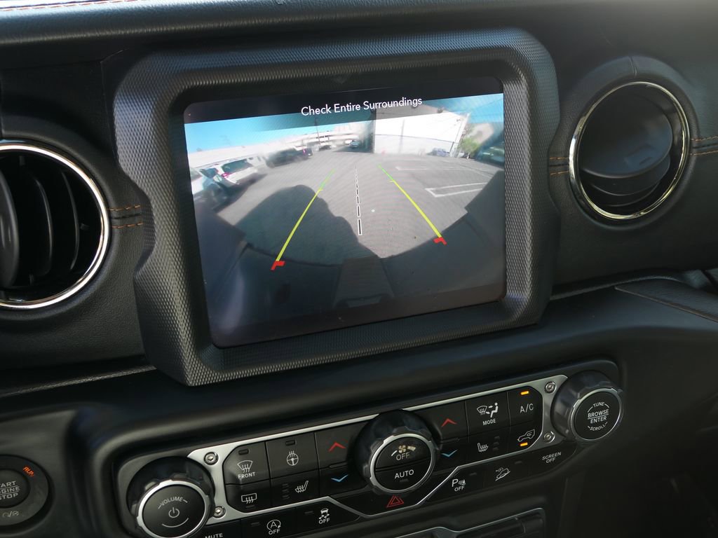 Used 2020 Jeep Wrangler Unlimited Sahara image 18