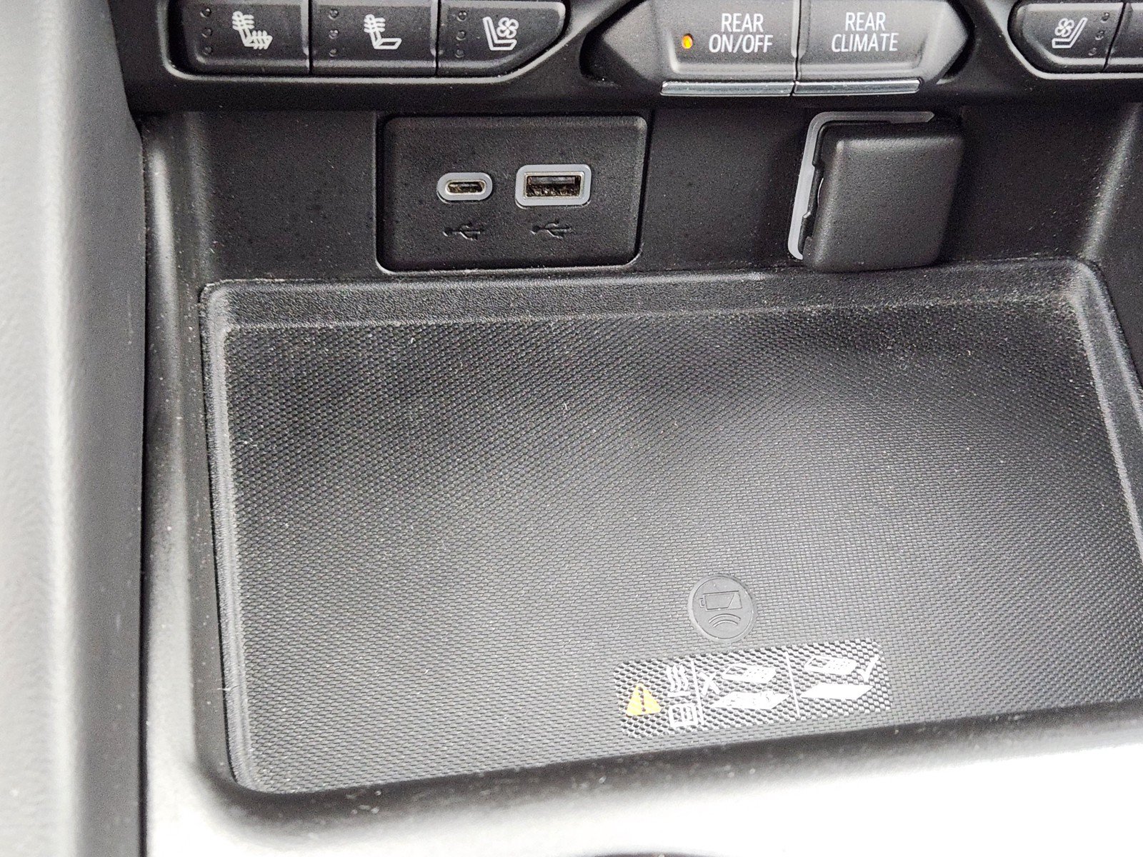 Used 2021 Chevrolet Tahoe Premier RWD image 17