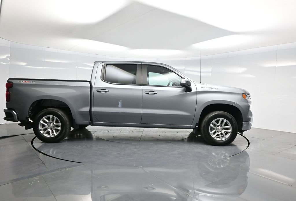 Used 2024 Chevrolet Silverado 1500 LT AWD/4WD image 36