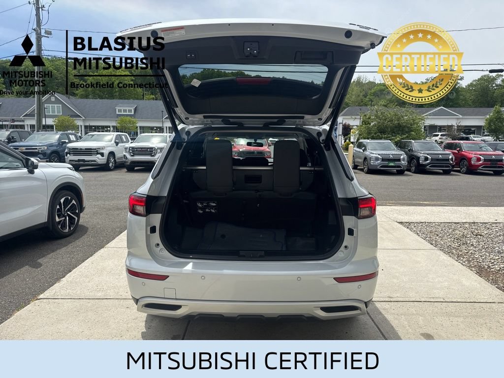 Used 2023 Mitsubishi Outlander 4WD Plug-In Hybrid image 9